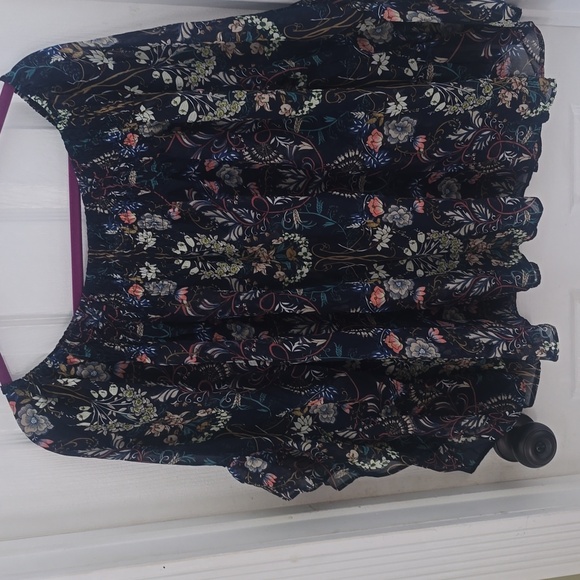 Bebe Navy Floral Women's Blouse, on Shoulders Or Off Ruffle 3/4 Sleeves L NWT - Picture 2 of 6